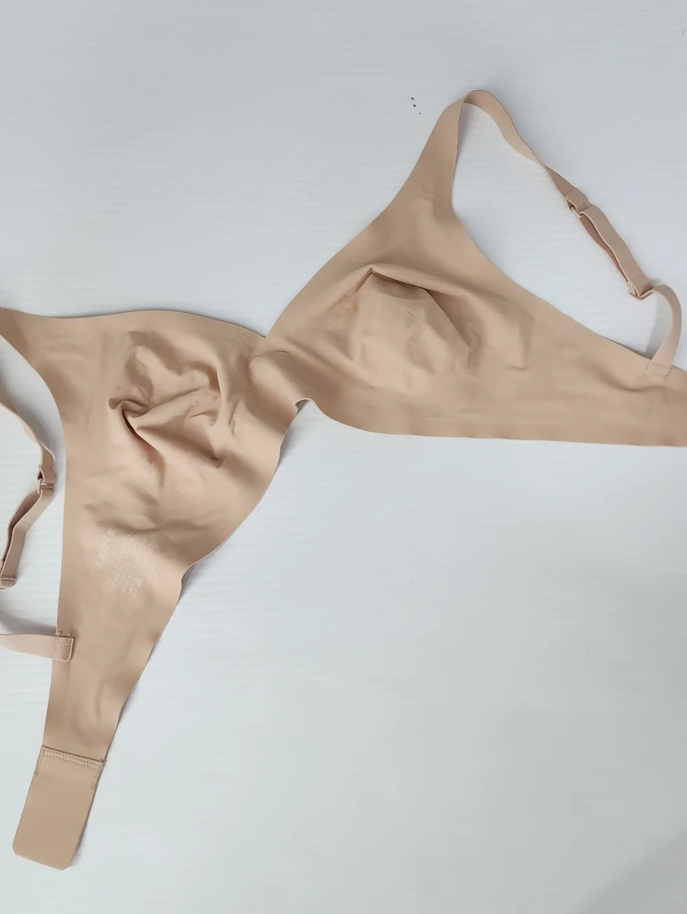 Skims Naked Plunge Bralette - Picture 3 of 6